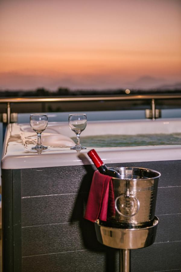 Asteria Pearl Villa 2 With Rooftop Jacuzzi ตีกากี ภายนอก รูปภาพ
