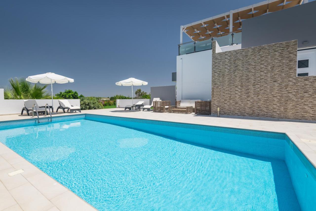 Asteria Pearl Villa 2 With Rooftop Jacuzzi ตีกากี ภายนอก รูปภาพ